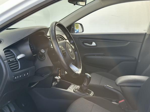 Kia Rio IV с пробегом 2019 года, цена 1 290 000 рублей, 101564 км, седан, Автокод Объявления