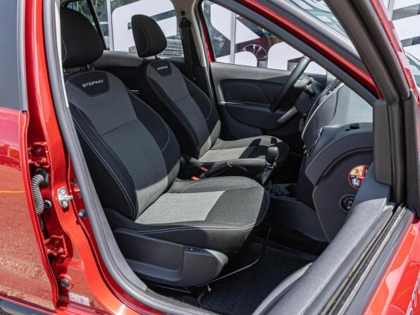Renault Sandero II Рестайлинг с пробегом 2021 года, цена 1 480 000 рублей, 30171 км, хэтчбек, Автокод Объявления