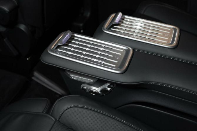 Новый Mercedes-Benz V-Класс III (W447) Рестайлинг 2 2026 года, цена 14 723 000 рублей, минивэн, Автокод Объявления
