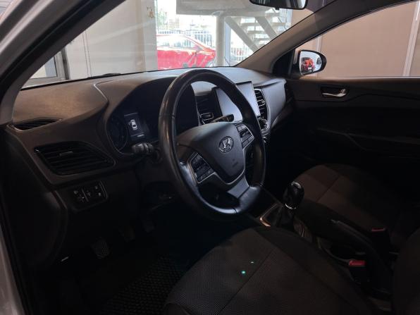 Hyundai Solaris II Рестайлинг с пробегом 2021 года, цена 1 425 000 рублей, 136063 км, седан, Автокод Объявления