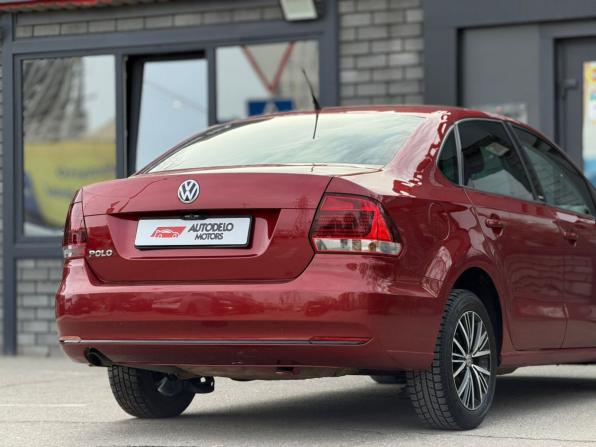Volkswagen Polo V Рестайлинг с пробегом 2016 года, цена 890 000 рублей, 114709 км, седан, Автокод Объявления