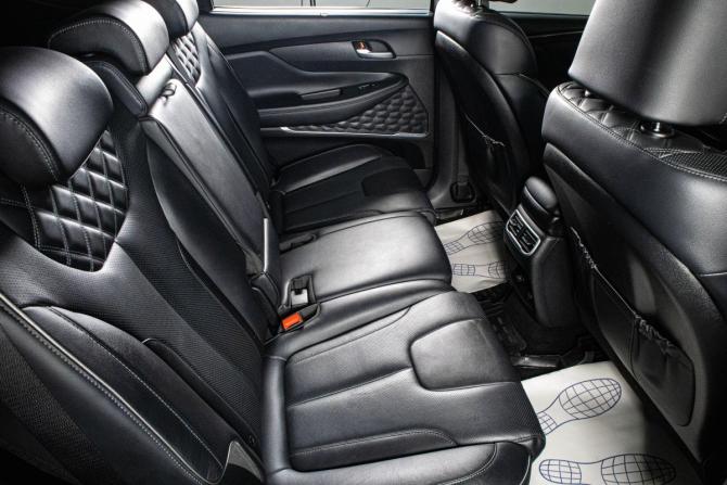 Hyundai Santa Fe IV Рестайлинг с пробегом 2023 года, цена 4 699 000 рублей, 85650 км, внедорожник, Автокод Объявления