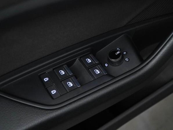 Audi e-tron I с пробегом 2021 года, цена 3 849 077 рублей, 34333 км, внедорожник, Автокод Объявления