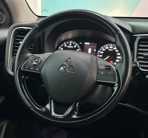 Mitsubishi Outlander III Рестайлинг 3 с пробегом 2018 года, цена 2 100 000 рублей, 172885 км, внедорожник, Автокод Объявления