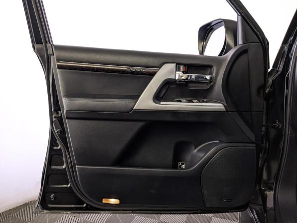 Toyota Land Cruiser 200 Series Рестайлинг 1 с пробегом 2012 года, цена 3 300 000 рублей, 291690 км, внедорожник, Автокод Объявления