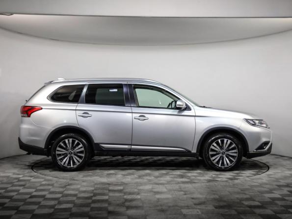 Mitsubishi Outlander III Рестайлинг 3 с пробегом 2019 года, цена 1 749 000 рублей, 153200 км, внедорожник, Автокод Объявления