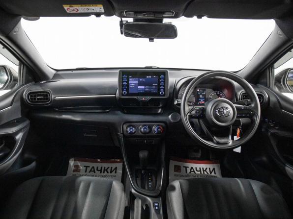 Toyota Yaris IV с пробегом 2020 года, цена 1 079 500 рублей, 27715 км, хэтчбек, Автокод Объявления
