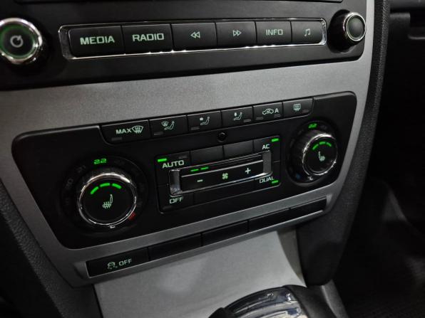 Skoda Octavia II (A5) Рестайлинг с пробегом 2013 года, цена 850 000 рублей, 160736 км, лифтбек, Автокод Объявления