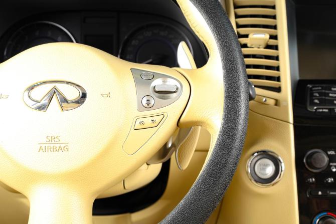 Infiniti FX II (S51) Рестайлинг с пробегом 2012 года, цена 1 929 000 рублей, 273000 км, внедорожник, Автокод Объявления