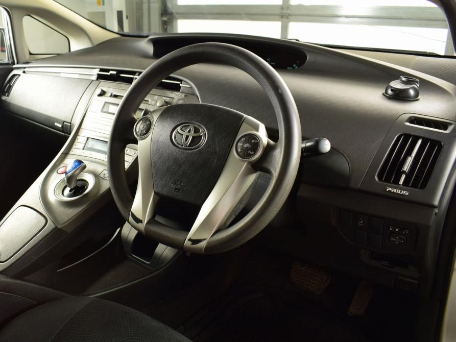 Toyota Prius III Рестайлинг (XW30) Кемерово  - изображение 6