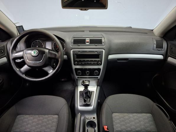 Skoda Octavia II (A5) Рестайлинг с пробегом 2011 года, цена 599 000 рублей, 257700 км, лифтбек, Автокод Объявления