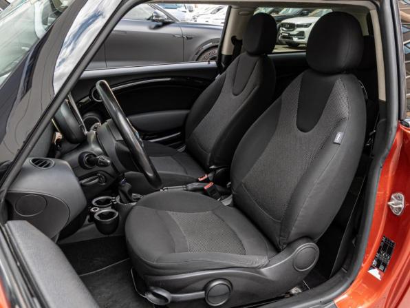 Mini Hatch II (R56) Рестайлинг с пробегом 2010 года, цена 888 000 рублей, 143154 км, хэтчбек, Автокод Объявления