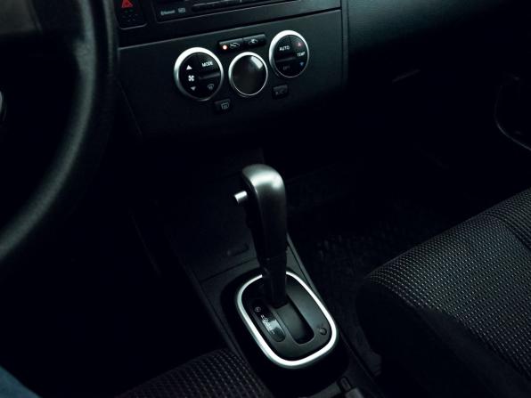 Nissan Tiida I Рестайлинг с пробегом 2012 года, цена 859 000 рублей, 85201 км, хэтчбек, Автокод Объявления