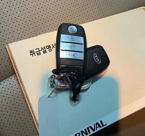 Kia Carnival III с пробегом 2019 года, цена 3 100 000 рублей, 45000 км, минивэн, Автокод Объявления