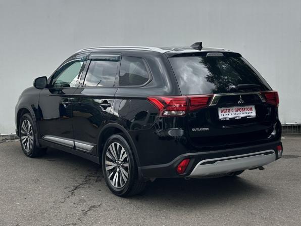Mitsubishi Outlander III Рестайлинг 3 с пробегом 2021 года, цена 1 950 000 рублей, 130000 км, внедорожник, Автокод Объявления
