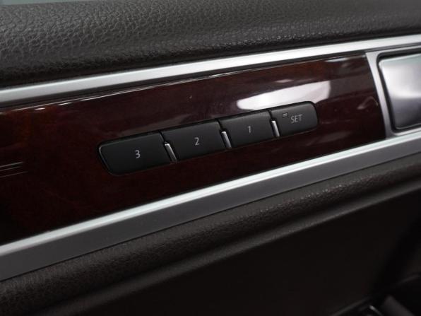 Volkswagen Touareg II Рестайлинг с пробегом 2016 года, цена 3 599 000 рублей, 116091 км, внедорожник, Автокод Объявления