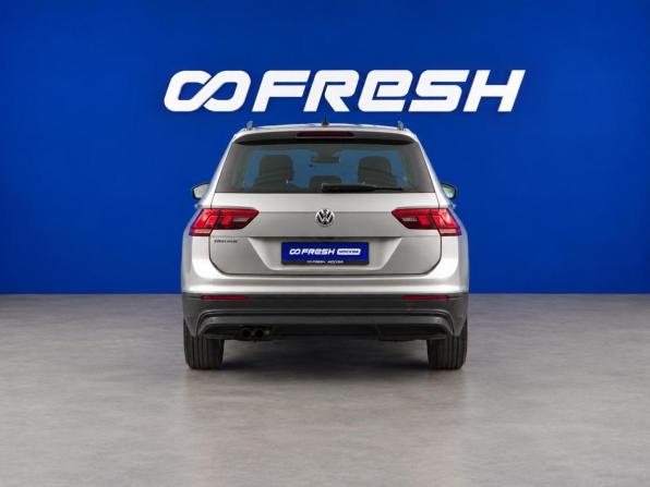 Volkswagen Tiguan II с пробегом 2018 года, цена 2 149 046 рублей, 207992 км, внедорожник, Автокод Объявления