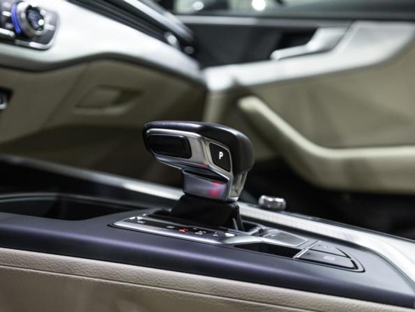 Audi A4 V (B9) Рестайлинг с пробегом 2020 года, цена 3 120 000 рублей, 75946 км, седан, Автокод Объявления