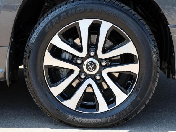Toyota Land Cruiser 200 Series Рестайлинг 2 с пробегом 2019 года, цена 7 998 000 рублей, 82477 км, внедорожник, Автокод Объявления