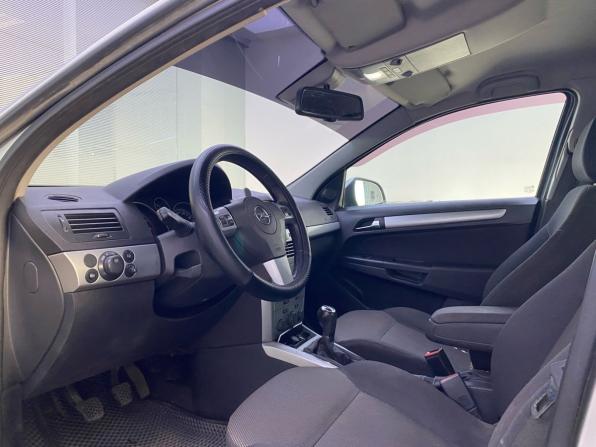 Opel Astra H Рестайлинг с пробегом 2011 года, цена 460 000 рублей, 206351 км, седан, Автокод Объявления