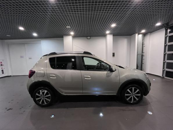 Renault Sandero II с пробегом 2016 года, цена 835 000 рублей, 294352 км, хэтчбек, Автокод Объявления