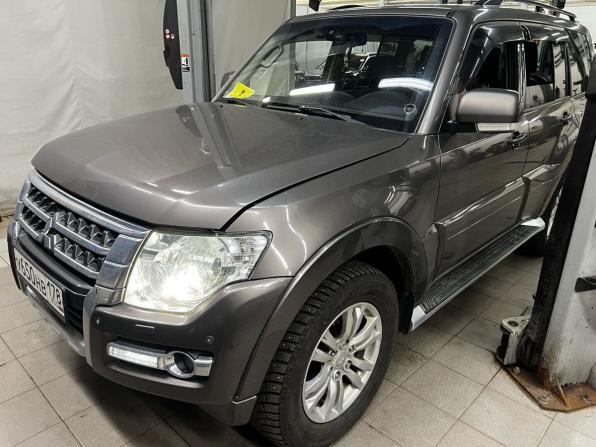 Mitsubishi Pajero IV Рестайлинг 2 с пробегом 2015 года, цена 2 550 000 рублей, 174000 км, внедорожник, Автокод Объявления