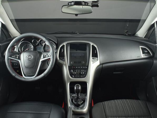 Opel Astra J с пробегом 2011 года, цена 659 995 рублей, 272498 км, хэтчбек, Автокод Объявления