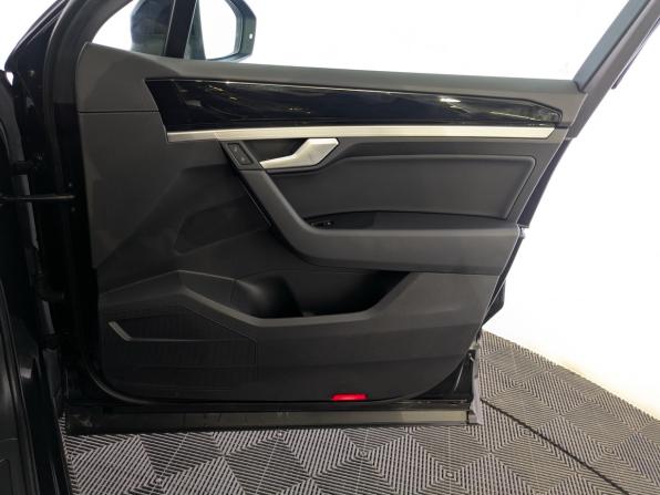 Volkswagen Touareg III с пробегом 2019 года, цена 5 205 000 рублей, 37555 км, внедорожник, Автокод Объявления