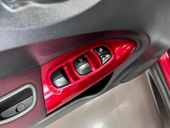 Nissan Juke I с пробегом 2011 года, цена 1 020 000 рублей, 179177 км, внедорожник, Автокод Объявления