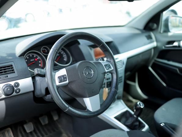 Opel Astra H Рестайлинг с пробегом 2012 года, цена 679 000 рублей, 97492 км, хэтчбек, Автокод Объявления