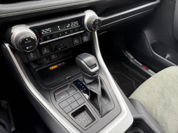 Toyota RAV4 V (XA50) с пробегом 2024 года, цена 3 899 000 рублей, 18200 км, внедорожник, Автокод Объявления