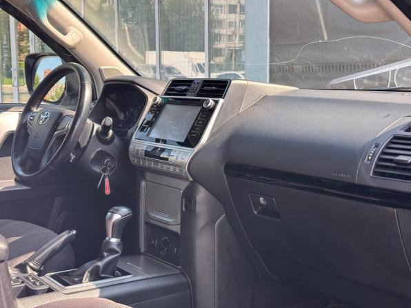 Toyota Land Cruiser Prado 150 Series Рестайлинг 2 с пробегом 2018 года, цена 3 990 000 рублей, 126000 км, внедорожник, Автокод Объявления
