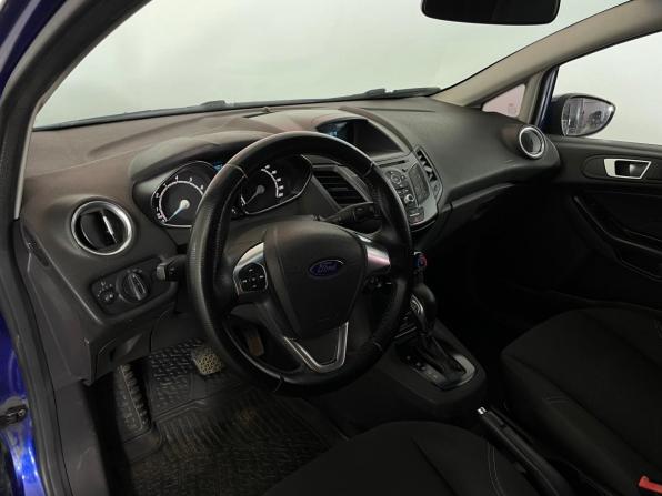 Ford Fiesta Mk6 Рестайлинг с пробегом 2015 года, цена 700 000 рублей, 220900 км, седан, Автокод Объявления