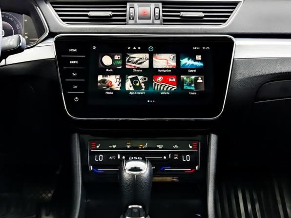 Skoda Superb III Рестайлинг с пробегом 2024 года, цена 2 900 000 рублей, 66490 км, лифтбек, Автокод Объявления