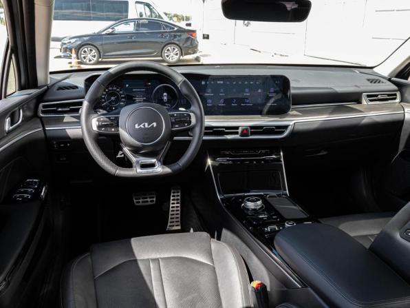 Kia K5 III с пробегом 2025 года, цена 3 680 000 рублей, 35021 км, седан, Автокод Объявления