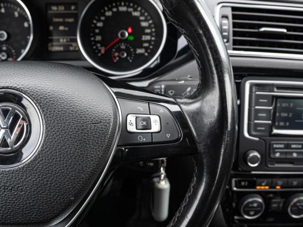 Volkswagen Jetta VI Рестайлинг с пробегом 2015 года, цена 1 399 000 рублей, 153994 км, седан, Автокод Объявления