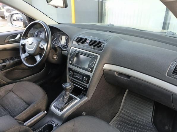 Skoda Octavia II (A5) Рестайлинг с пробегом 2010 года, цена 610 000 рублей, 263793 км, лифтбек, Автокод Объявления