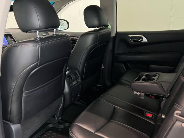 Nissan Pathfinder IV с пробегом 2015 года, цена 1 640 000 рублей, 162500 км, внедорожник, Автокод Объявления
