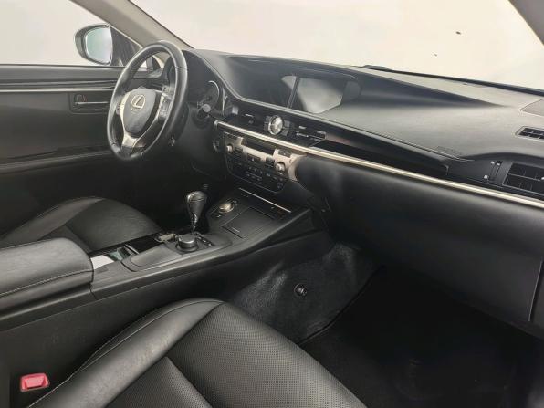 Lexus ES VI с пробегом 2015 года, цена 1 859 000 рублей, 137000 км, седан, Автокод Объявления