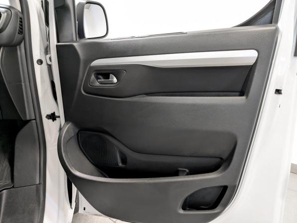 Peugeot Traveller I с пробегом 2019 года, цена 3 150 000 рублей, 42225 км, минивэн, Автокод Объявления