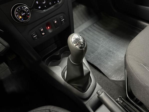 Renault Sandero II с пробегом 2017 года, цена 1 195 000 рублей, 65117 км, хэтчбек, Автокод Объявления