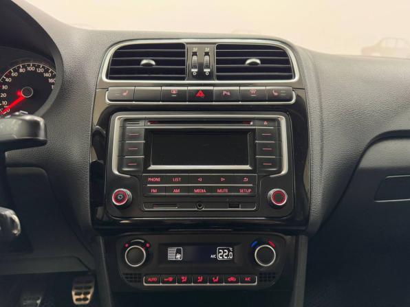 Volkswagen Polo V Рестайлинг с пробегом 2017 года, цена 1 295 000 рублей, 144203 км, седан, Автокод Объявления