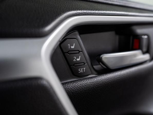 Toyota RAV4 V (XA50) с пробегом 2020 года, цена 3 192 000 рублей, 141276 км, внедорожник, Автокод Объявления