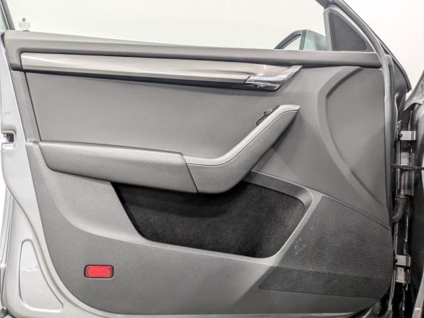 Skoda Octavia III (A7) Рестайлинг с пробегом 2020 года, цена 1 835 000 рублей, 76357 км, лифтбек, Автокод Объявления