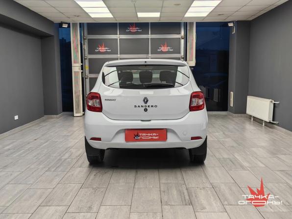 Renault Sandero II с пробегом 2015 года, цена 828 000 рублей, 136000 км, хэтчбек, Автокод Объявления
