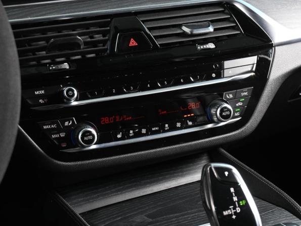 BMW 5 серии VII (G30/G31/G38) Рестайлинг с пробегом 2021 года, цена 4 099 000 рублей, 118748 км, седан, Автокод Объявления