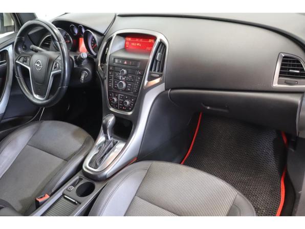 Opel Astra J с пробегом 2011 года, цена 586 000 рублей, 270277 км, хэтчбек, Автокод Объявления
