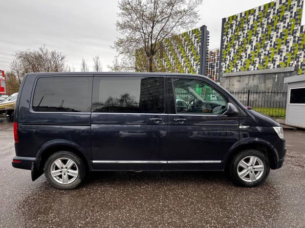 Volkswagen Caravelle T6 с пробегом 2018 года, цена 2 985 000 рублей, 206093 км, минивэн, Автокод Объявления