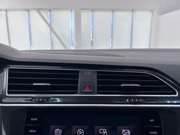 Volkswagen Tiguan II с пробегом 2019 года, цена 2 200 000 рублей, 111047 км, внедорожник, Автокод Объявления