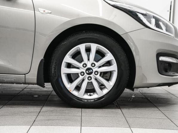 Kia Ceed II Рестайлинг с пробегом 2016 года, цена 1 279 000 рублей, 110089 км, хэтчбек, Автокод Объявления